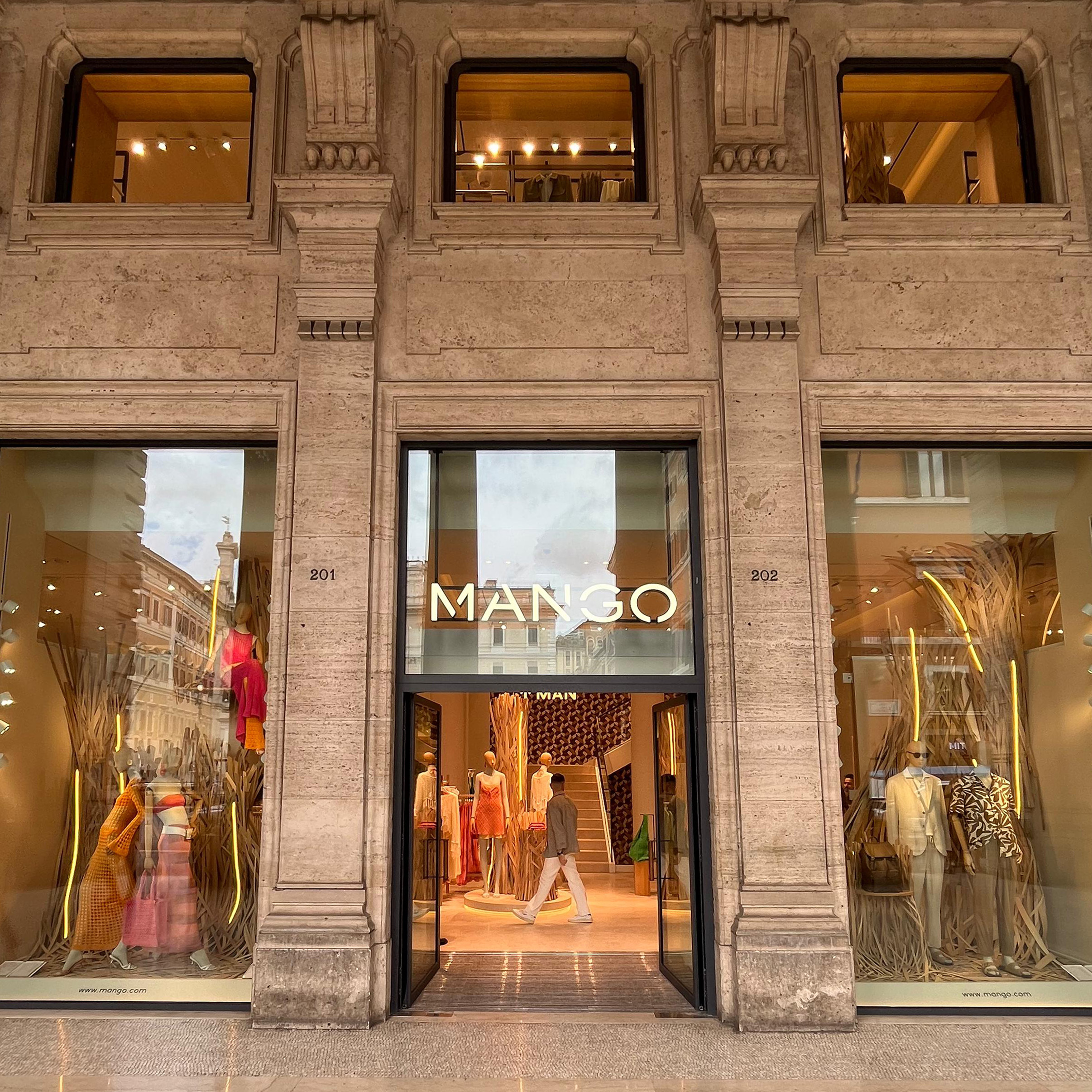 Mango via del corso store